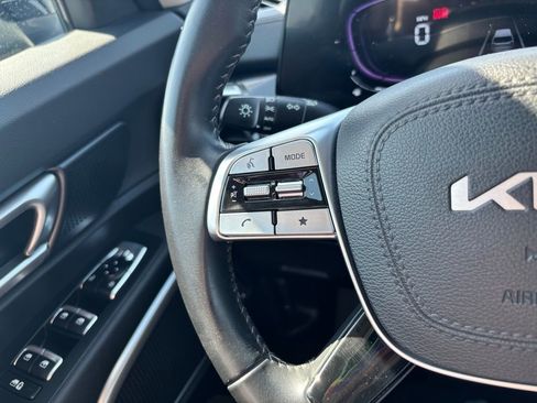 Used 2023 Kia Telluride LX FWD image 34