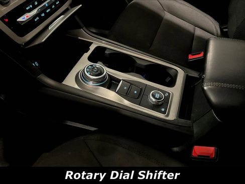 Used 2023 Ford Explorer XLT AWD/4WD image 18