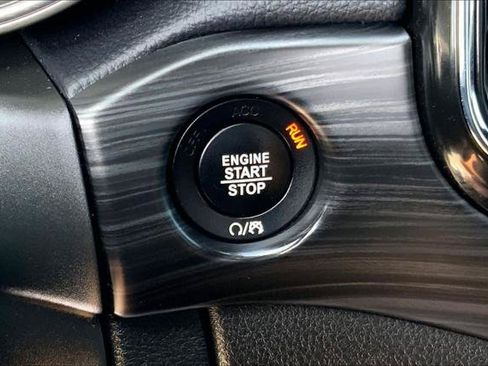 Certified 2022 Jeep Grand Cherokee Laredo X RWD image 32