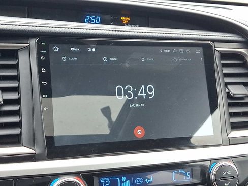 Used 2019 Toyota Highlander SE image 20