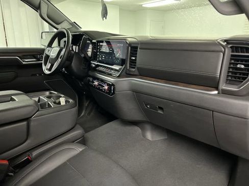 Certified 2025 GMC Sierra 1500 SLT image 29