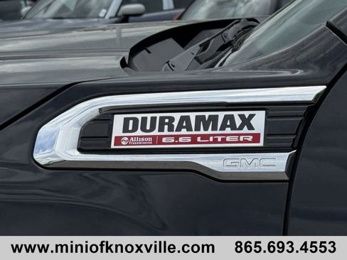 Used 2023 GMC Sierra 2500 Denali w/ Denali Black Diamond Edition AWD/4WD image 11