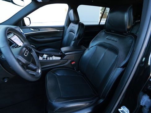 Used 2023 Jeep Grand Cherokee L Overland w/ MOPAR Finishing Package image 27