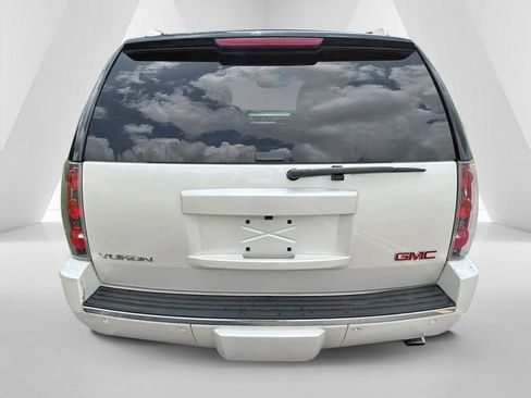 Used 2013 GMC Yukon Denali AWD/4WD image 6