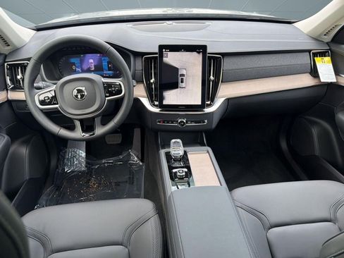 New 2026 Volvo XC90 B6 Plus w/ Protection Package AWD/4WD image 15
