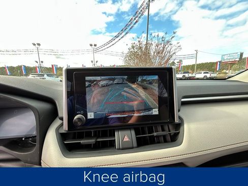 Used 2023 Toyota RAV4 XLE image 38