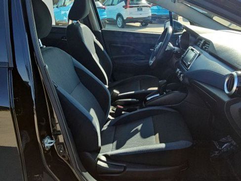 Used 2025 Nissan Versa SV FWD image 27