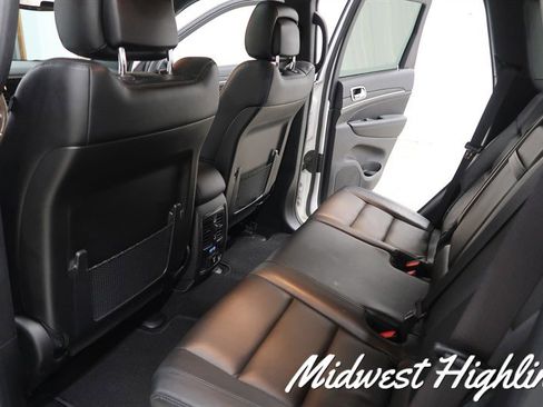 Used 2021 Jeep Grand Cherokee Limited image 31