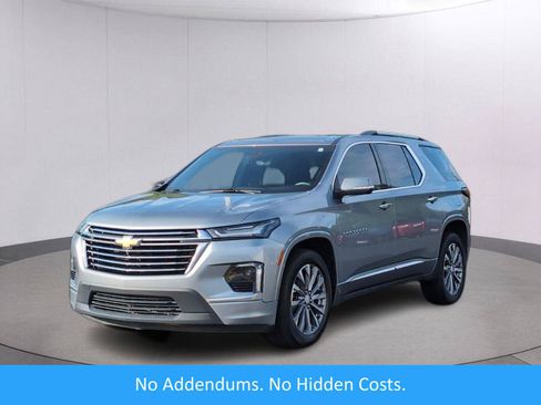 Used 2023 Chevrolet Traverse Premier FWD image 1
