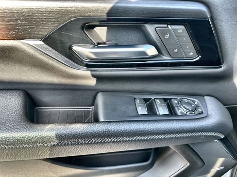 Used 2025 GMC Yukon Denali image 23