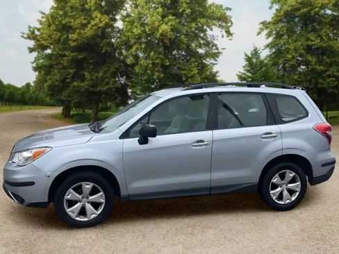 Used 2016 Subaru Forester 2.5i w/ Alloy Wheel Package AWD/4WD image 5