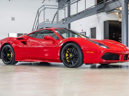 Used 2018 Ferrari 488 GTB RWD image 8