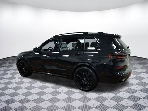 Used 2025 BMW X7 xDrive40i w/ Executive Package image 3