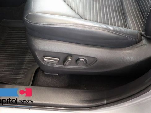 Used 2023 Toyota Highlander XSE AWD/4WD image 12