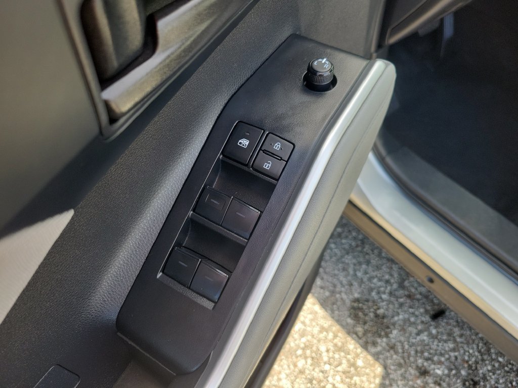 Used 2023 Toyota Highlander L FWD image 13