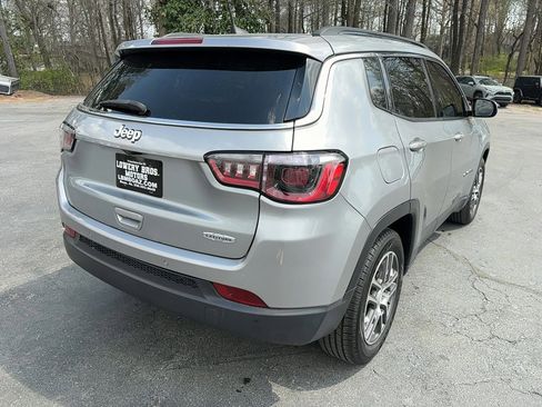 Used 2020 Jeep Compass Latitude image 5