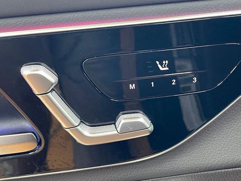 Used 2025 Mercedes-Benz GLC 350e 4MATIC image 16