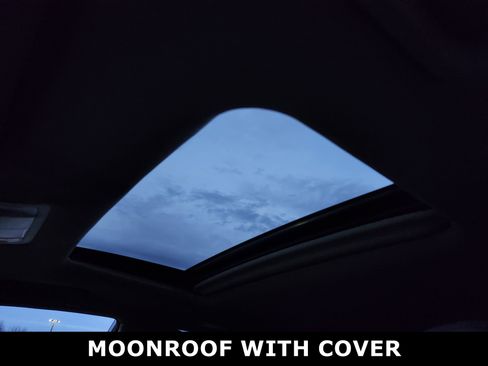 Used 2017 Toyota Highlander XLE image 16