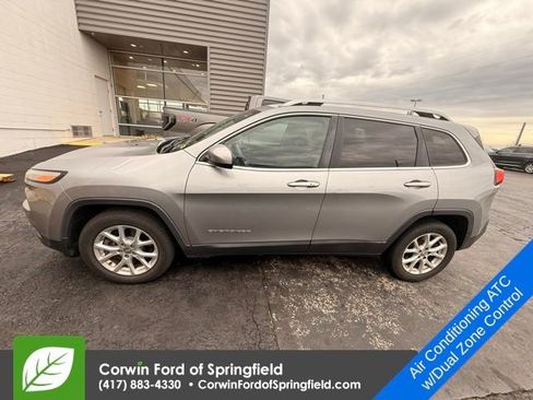 Used 2016 Jeep Cherokee Latitude w/ Comfort/Convenience Group image 3
