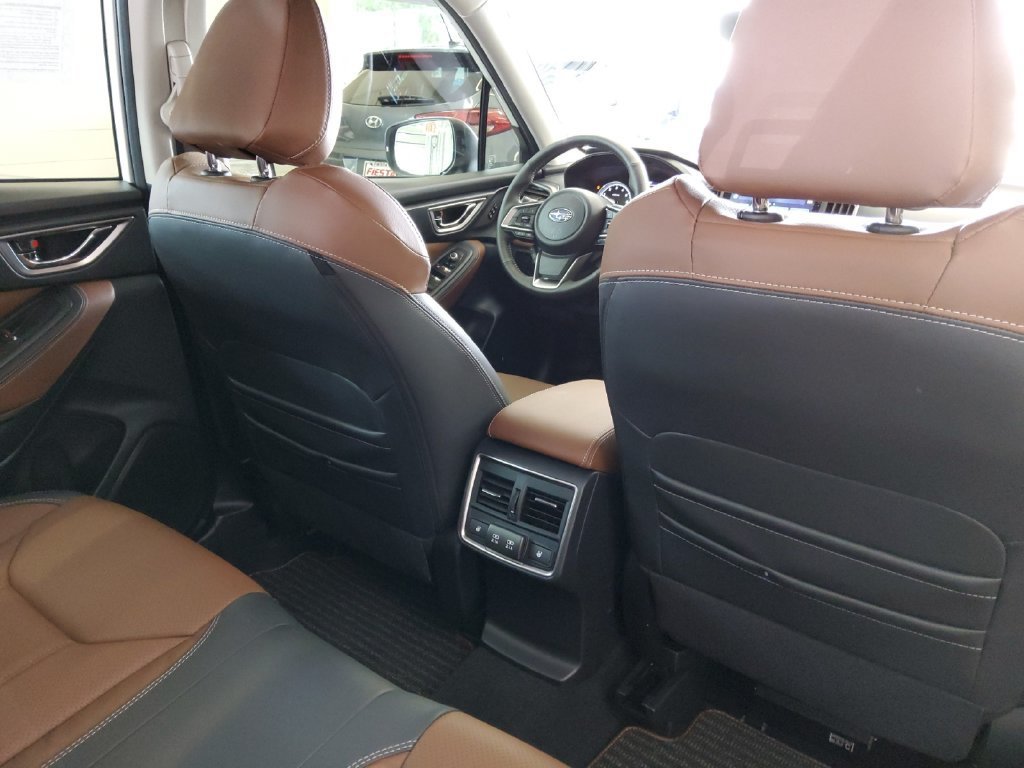Used 2024 Subaru Forester Touring w/ Convenience Package AWD/4WD image 17