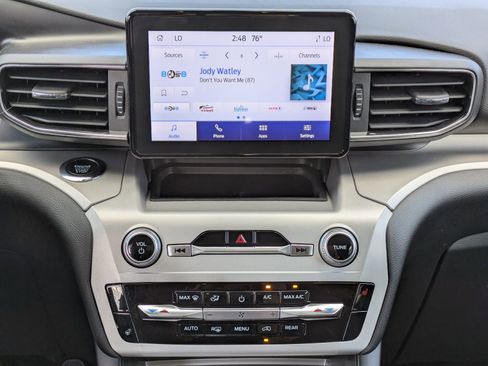 Certified 2023 Ford Explorer XLT w/ Equipment Group 202A image 18