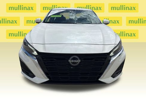 Used 2023 Nissan Altima 2.5 SV FWD image 10