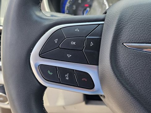 Used 2022 Chrysler Pacifica Touring-L FWD image 20