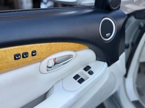 Used 2004 Lexus SC 430 Convertible image 6