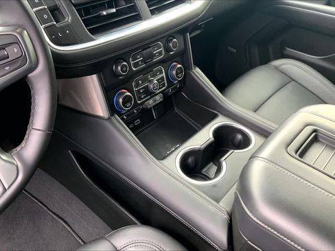 Used 2024 Chevrolet Tahoe Z71 w/ Luxury Package AWD/4WD image 17