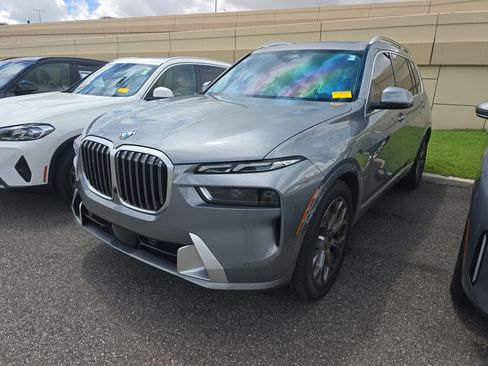 Certified 2023 BMW X7 xDrive40i w/ Premium Package AWD/4WD image 3