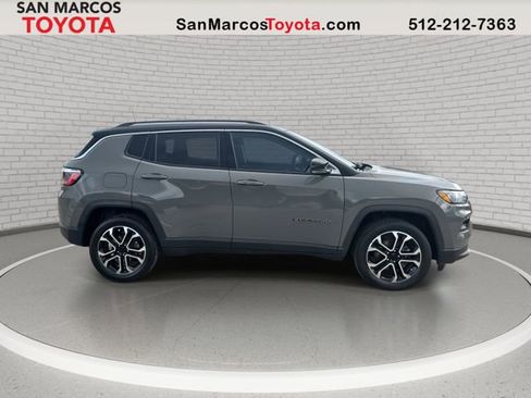 Used 2022 Jeep Compass Limited image 4