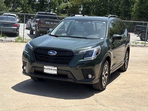 Used 2024 Subaru Forester Premium AWD/4WD image 12