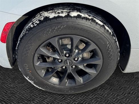 Certified 2022 Chrysler Pacifica Touring-L w/ S Appearance Package image 12