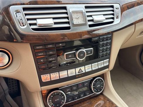 Used 2014 Mercedes-Benz CLS 550 4MATIC image 30