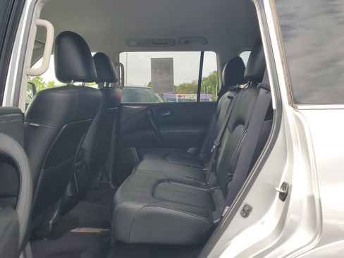 Used 2021 Nissan Armada SV image 11