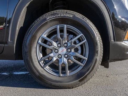 Used 2025 GMC Acadia Elevation image 13