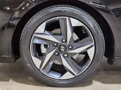 Used 2023 Hyundai Elantra Limited w/ Cargo Package image 28