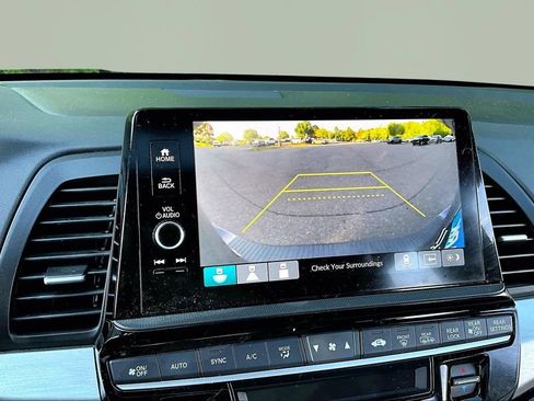 Used 2025 Honda Odyssey Touring image 13