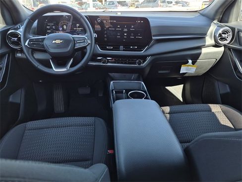 Used 2025 Chevrolet Equinox LT image 22