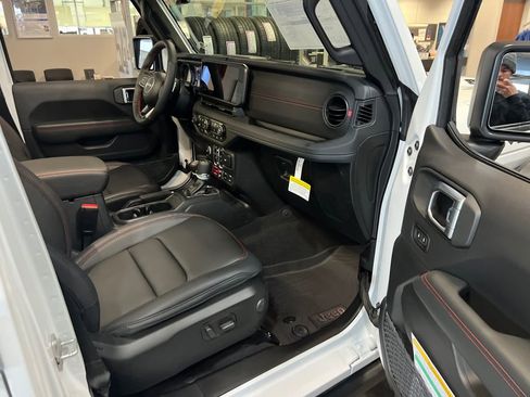 New 2026 Jeep Wrangler Unlimited Rubicon 392 image 13