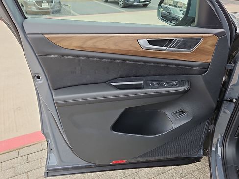 New 2026 Volkswagen Atlas SE image 15