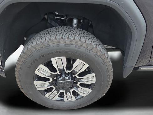 Used 2024 GMC Sierra 3500 Denali Ultimate AWD/4WD image 29