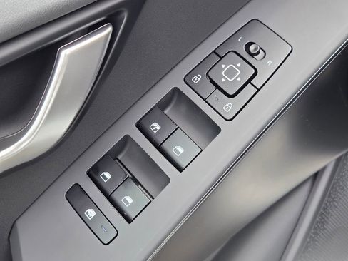 New 2026 Kia Niro LX FWD image 16