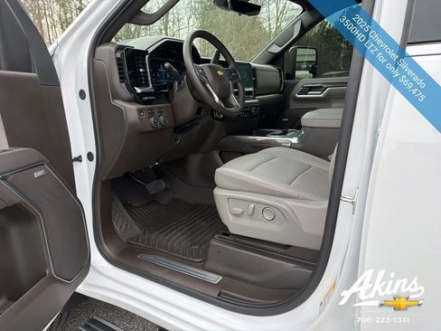 Used 2025 Chevrolet Silverado 3500 LTZ w/ LTZ Premium Package AWD/4WD image 15