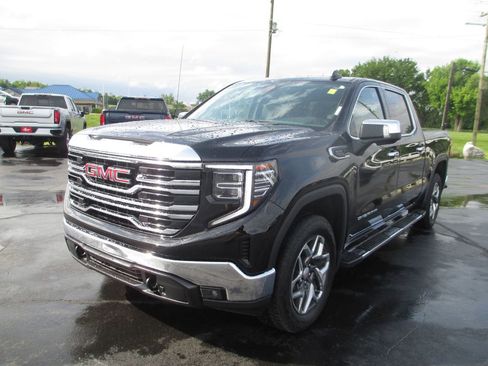 Used 2023 GMC Sierra 1500 SLT w/ SLT Premium Package AWD/4WD image 11