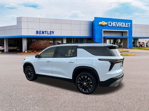 New 2026 Chevrolet Traverse LT w/ Sun and Wheel Package image 3