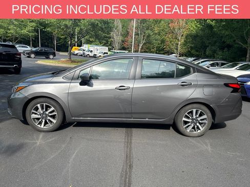 Used 2025 Nissan Versa SV FWD image 5