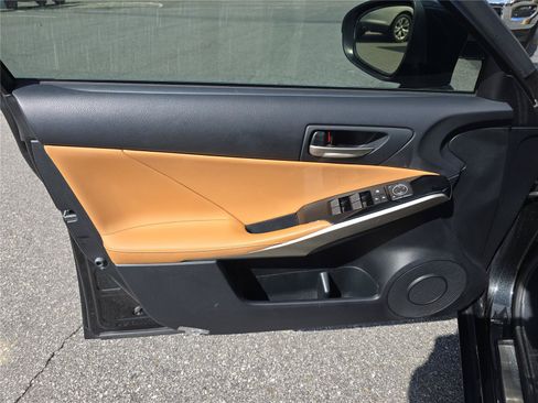 Used 2018 Lexus IS 300 w/ Premium Package RWD image 18
