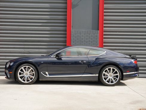 Used 2020 Bentley Continental GT image 40