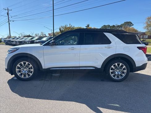 New 2026 Ford Explorer Platinum RWD image 5